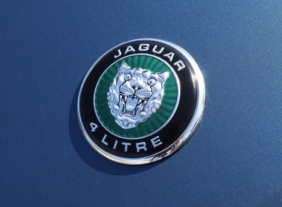 Jaguarの旧ロゴ