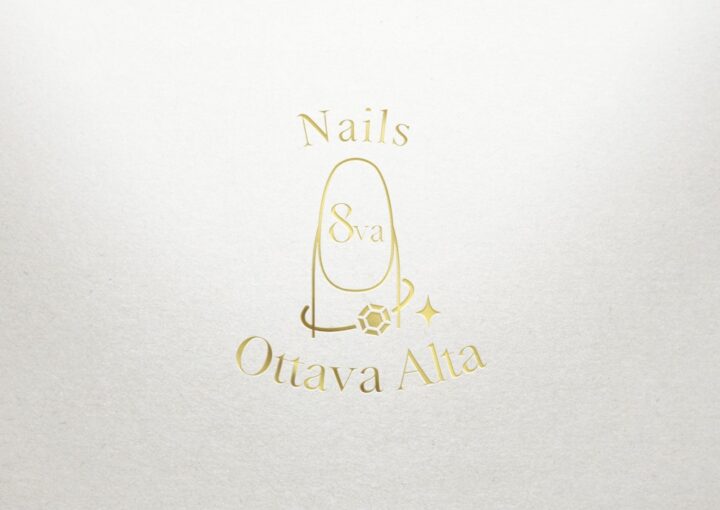 キュートなネイルサロンのロゴ