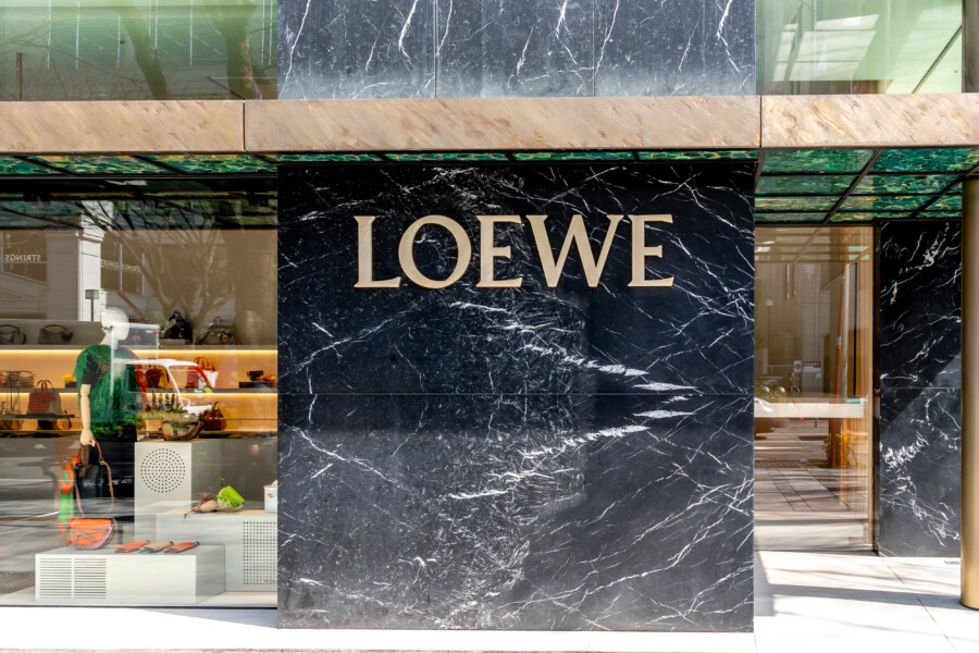 LOEWEの新しいロゴタイプ