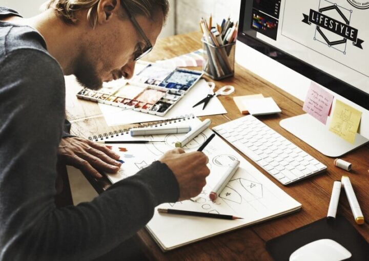 ロゴデザインをスケッチする