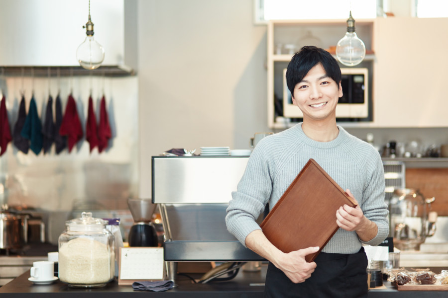 カフェ店員