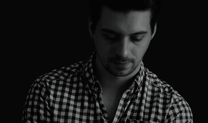 ロゴデザイナーインタビュー