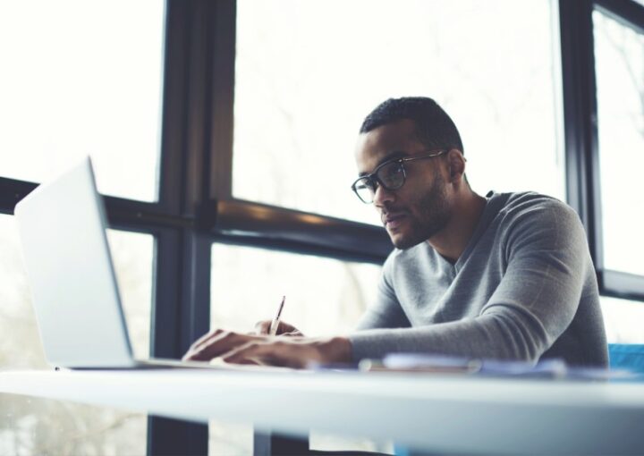 ロゴデザイナーになろう