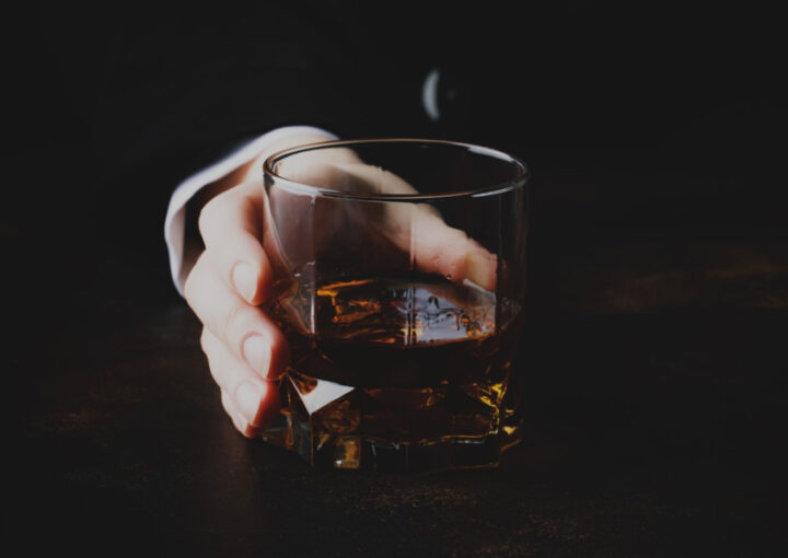 様々なアルコールを扱ったコマーシャル映像制作例について