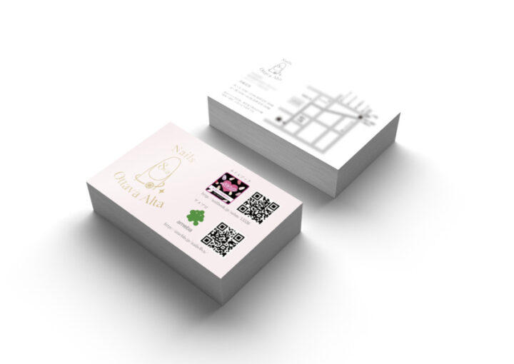 淡い色味のネイルサロンのショップカードデザイン