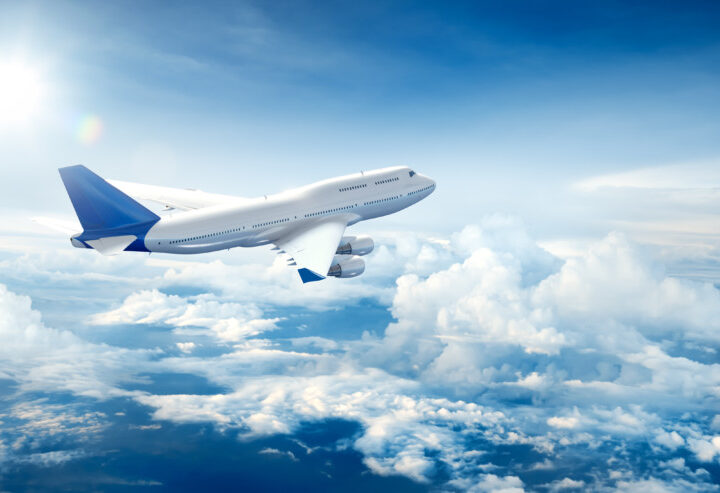 飛行機での旅を演出するテレビコマーシャル・動画制作について