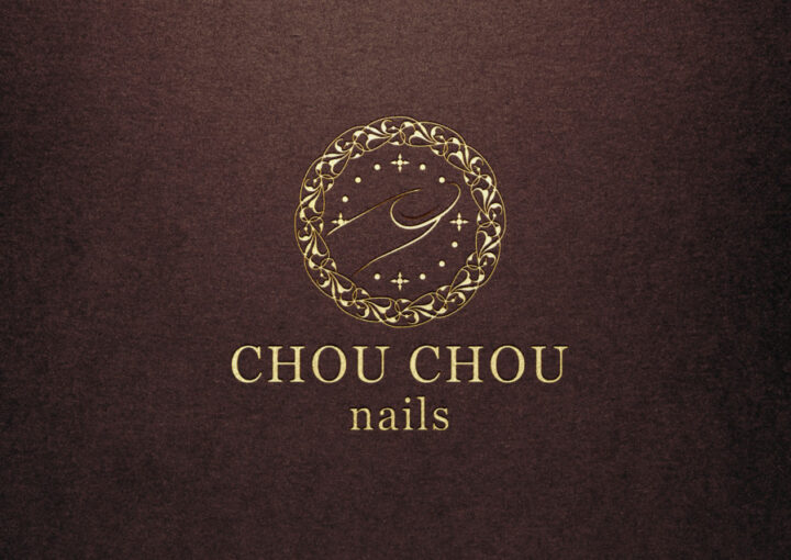 ネイルサロンの装飾性の高いロゴデザイン