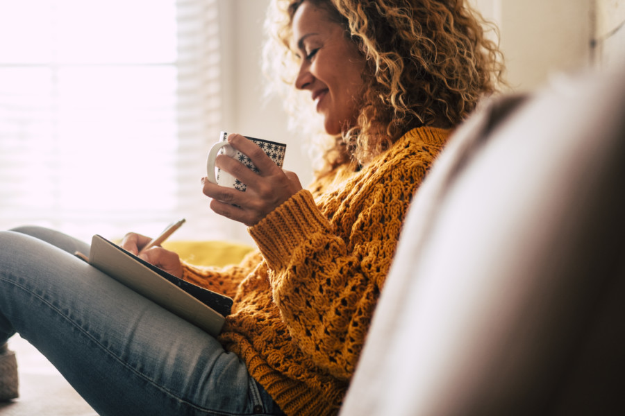 世界で愛されるコーヒーをモチーフにしたロゴデザインについて