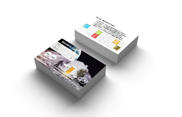 ショップカード制作事例 – 月面をモチーフにしたサロンのショップカードデザイン