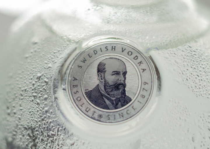 アブソルートのボトルデザインの刻印