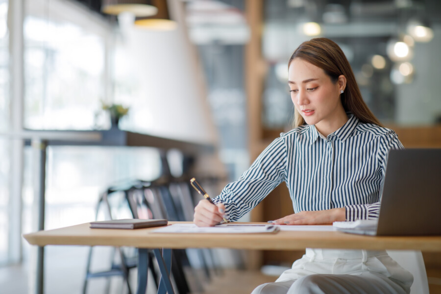 グラフィックデザイナー