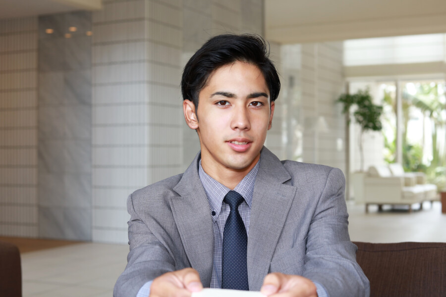 個人名刺で自分をブランディング！フリーランス・個人事業主向け名刺デザインのコツ