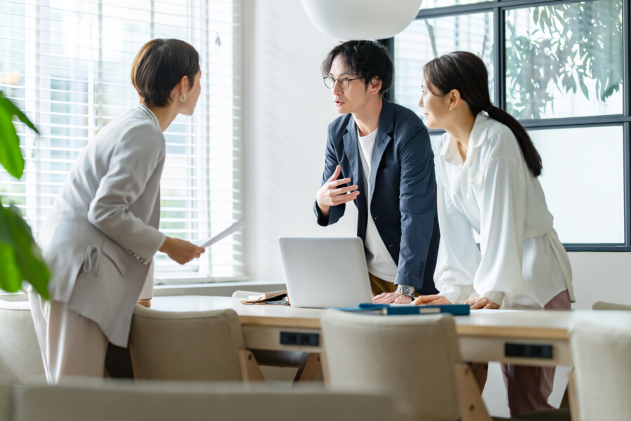 会社ロゴ作成時に一緒に依頼したい広告物｜名刺・封筒・Webなど統一デザインのすすめ