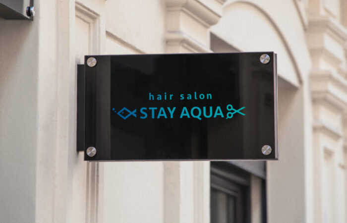 ロゴ制作事例 - 海と魚をモチーフにしたマリンカラーのヘアサロンのロゴデザイン