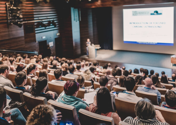 カンファレンス