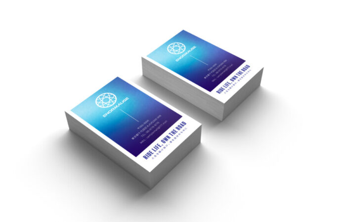 ショップカード制作事例 - 深海のブルーで表現するデータセキュリティ企業のショップカードデザイン