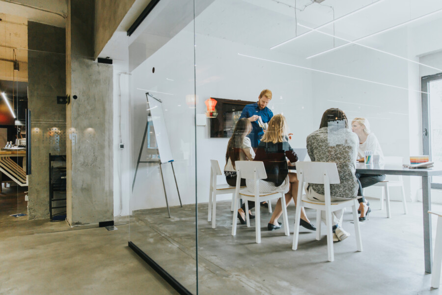 勝つためのデザイン思考！新規事業を成功に導く広告クリエイティブ戦略