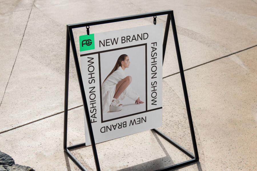 看板制作事例 – ファッションイベントの都会的な看板デザイン