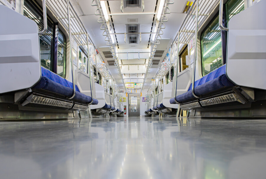 電車の中刷り広告