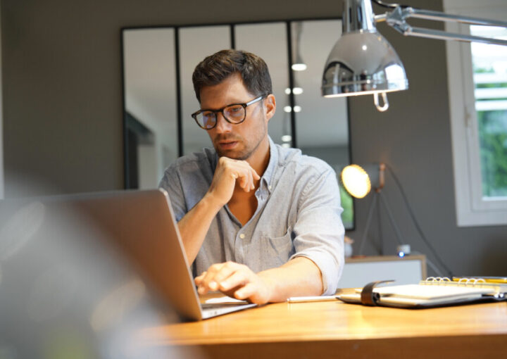 写真素材選びに迷う