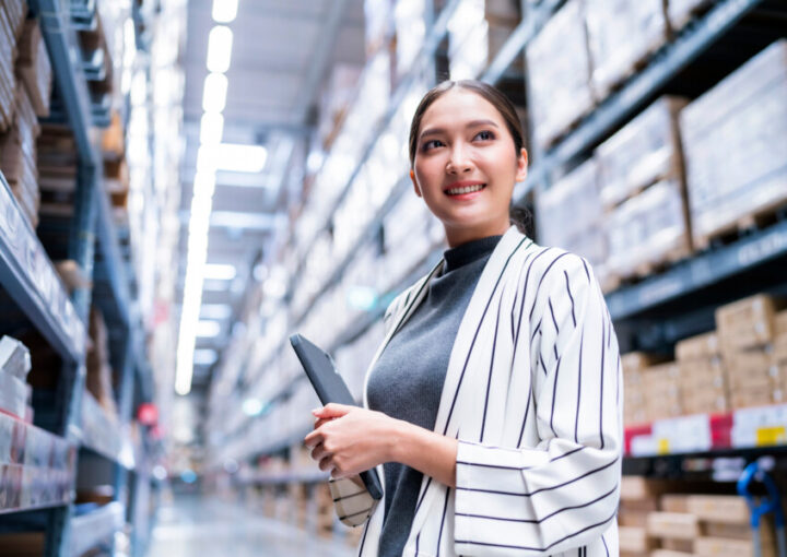 商社の魅力を伝えるデザイン