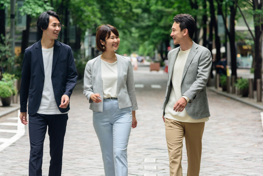 休憩中の社員
