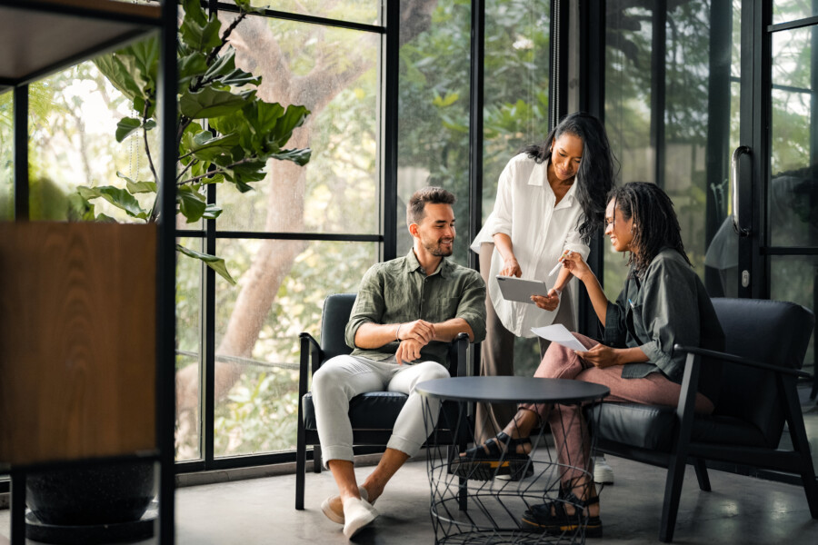 クリエイティブ業務