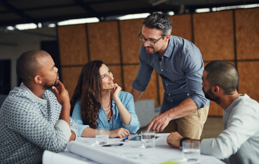 企業のミーティング