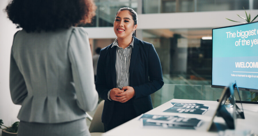 スタッフの役割と接客