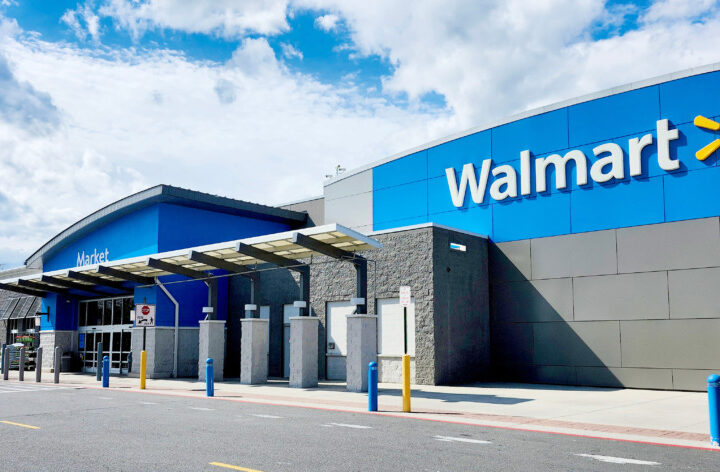 ウォルマートの店舗外観.