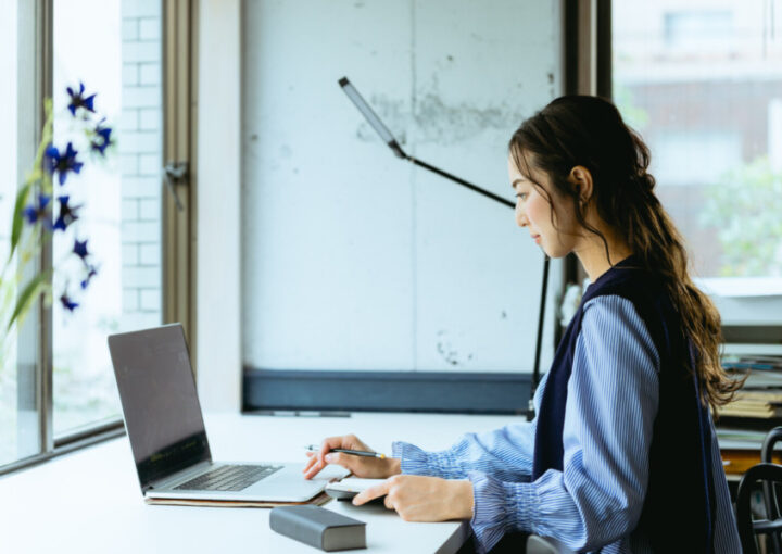 フリーランスデザイナー