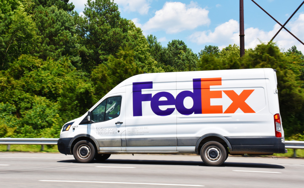 FedExのロゴ