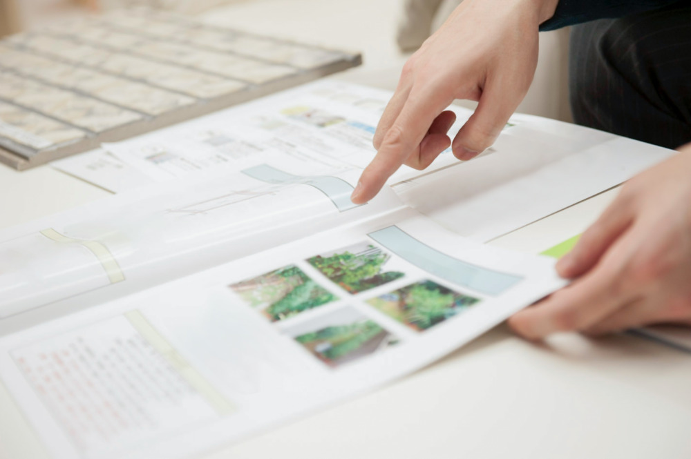 パンフレットの情報設計 – 読み手が迷わない導線づくりの実践ガイド