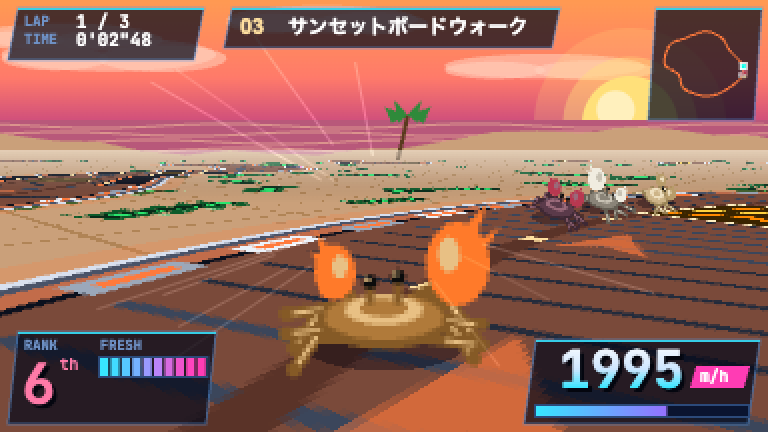 夕焼けのサンセットボードウォークを走るシオマネキ