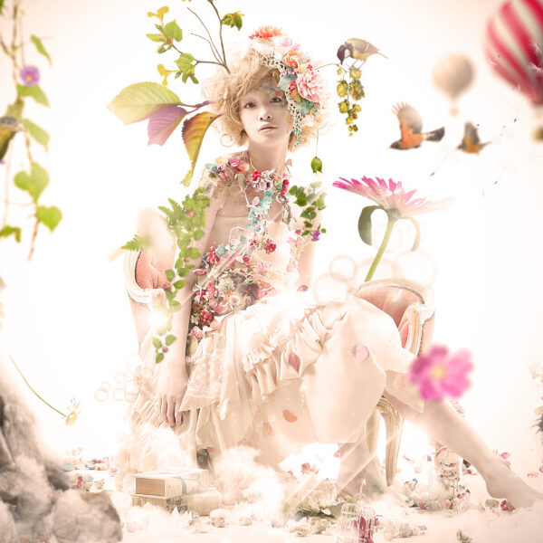 Photo : NAGAHISA SATO / Imitation Flower Art : FUJI / Hair and Make up : ERIKA HIGASHI